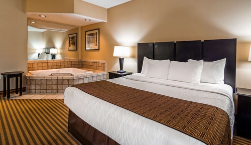 Standard Room, 1 King Bed, Non Smoking, Jetted Tub