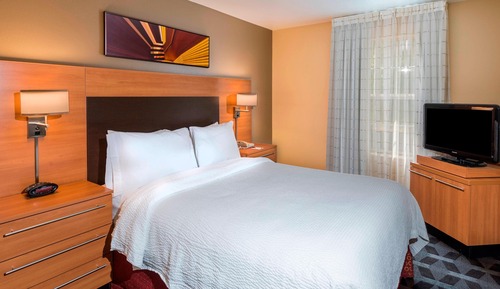 Suite, 2 Bedrooms (Mobility/Hearing Accessible, Tub)