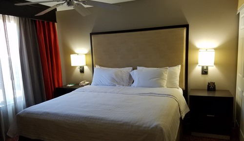Suite, Accessible, Fireplace (Bathtub)