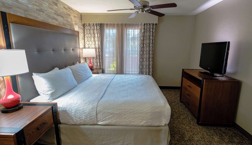 Suite, 1 King Bed, Accessible (Mobility & Hearing, Roll-in Shower)