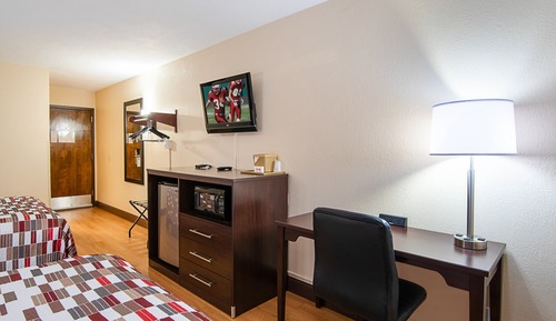 Deluxe Room, 2 Queen Beds (Smoke Free)