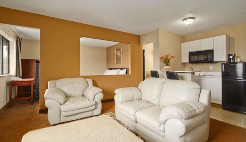 Suite, 1 King Bed, Kitchen