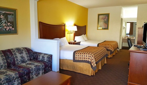 Suite, 2 Queen Beds, Smoking
