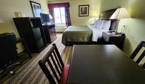 Room, 1 King Bed, Accessible, Non Smoking (Efficiency, Upgrade)