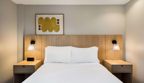 Deluxe Room, 1 King Bed