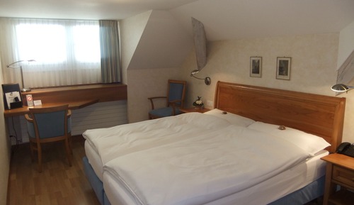 Deluxe Triple Room, Private Bathroom