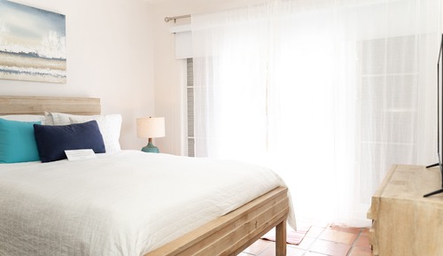 Deluxe Room, 1 Queen Bed, Garden View