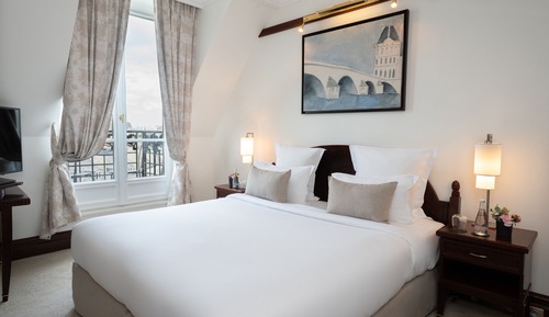 Junior Suite Eiffel view