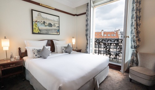 Deluxe Room, Balcony, City View