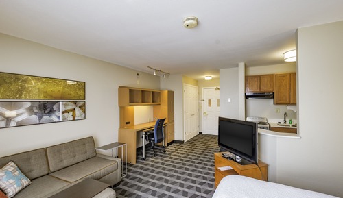 Studio, 1 Queen Bed with Sofa bed, Non Smoking (Hearing Accessible)