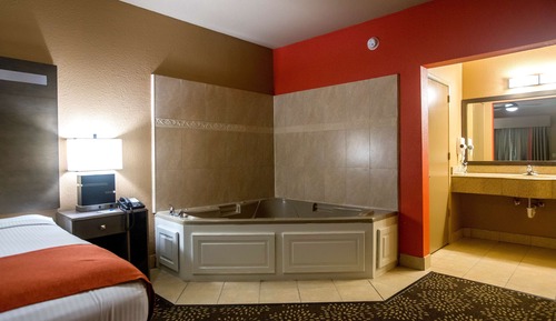 Standard Room, 1 King Bed, Non Smoking, Jetted Tub