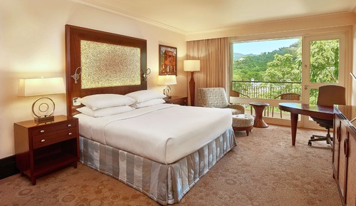 Deluxe Room, 1 King Bed