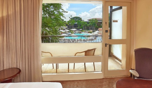 Deluxe Room, 2 Double Beds, Pool View