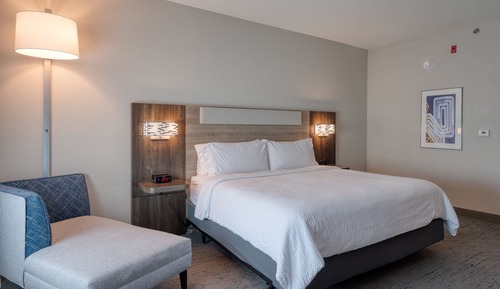 Standard Room, 1 King Bed, Accessible (Roll-In Shower)