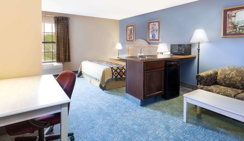 Studio Suite, 1 King Bed, Non Smoking
