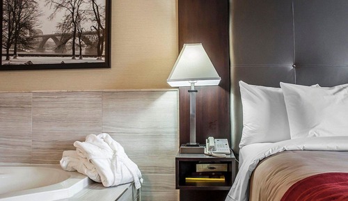 Suite, 1 King Bed, Non Smoking