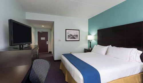 Standard Room, 1 King Bed, Accessible (Mobility Tub)