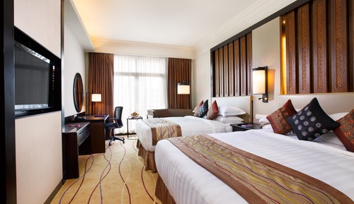 Orchid Club Room King Bed
