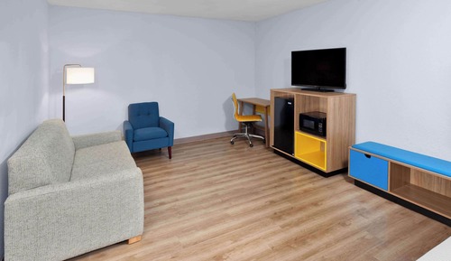 Suite, 2 Queen Beds, Non Smoking