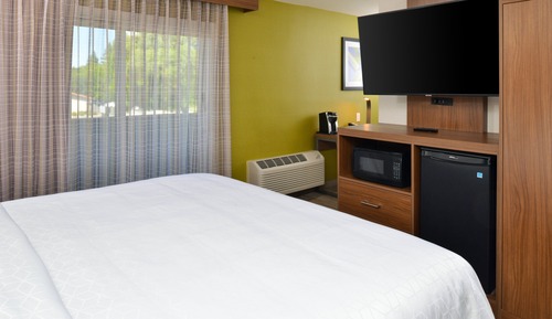 Standard Room, 1 King Bed, Balcony