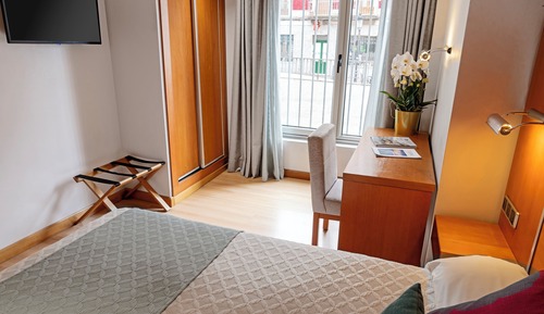 1 Single Bed