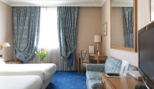 Classic twin room