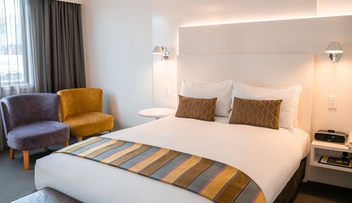 Standard Queen Interconnecting Room