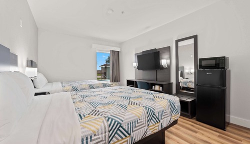 Standard Room, 2 Queen Beds, Non Smoking