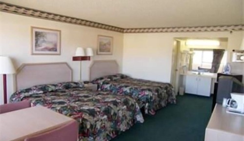 Comfort Room, 2 Double Beds, Non Smoking, Refrigerator & Microwave