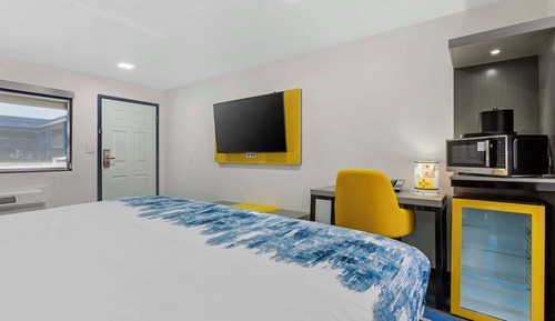 Suite, 1 King Bed, Accessible, Non Smoking (with Sofabed)