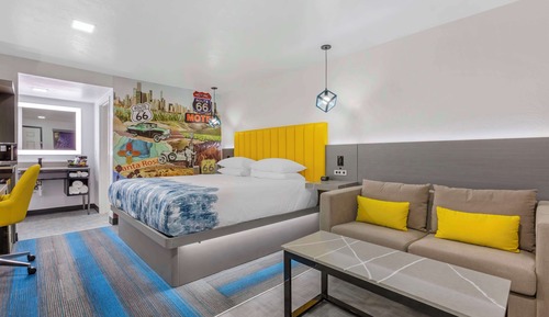 Suite, 1 King Bed, Non Smoking (with Sofabed)
