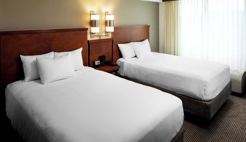 Room (High Floor, Two Queen Beds, Sofa Bed)