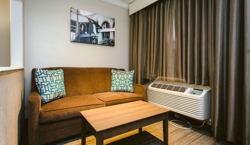 Deluxe Room, 1 King Bed, Non Smoking, Refrigerator & Microwave