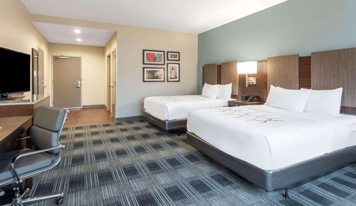 Room, 2 Queen Beds, Mobility Accessible, Non Smoking (Bathtub w/ Grab Bars)