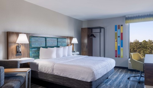 One king bed non smoking