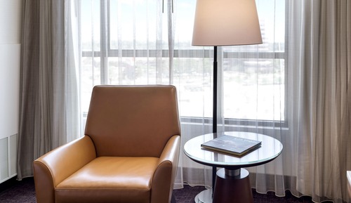 Premier Room, 1 King Bed, City View