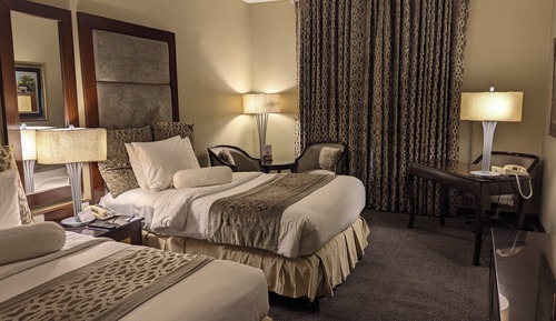 Classic Room, 2 Twin Beds, City View