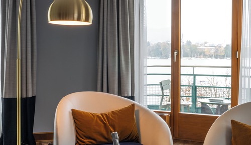 Junior Suite, 1 King Bed, Lake View