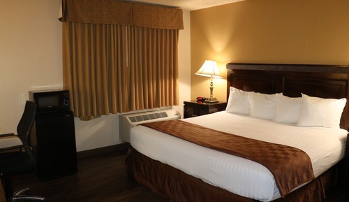 Standard Room, 1 King Bed, Accessible
