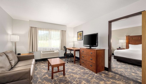 Suite, 1 King Bed, Non Smoking