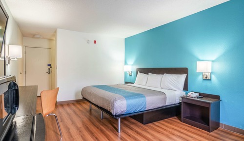 Standard Room, 1 King Bed, Non Smoking