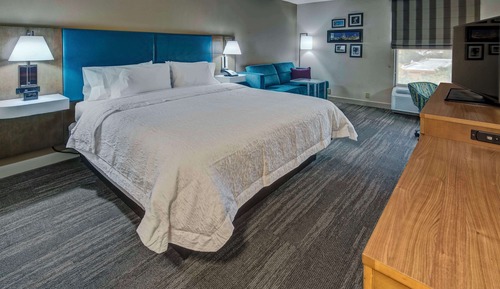 One King Bed, One Sofabed Study Room, Non-Smoking
