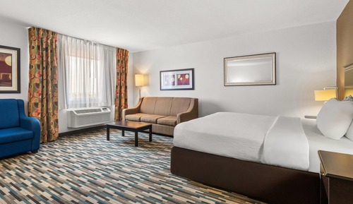 Suite, 1 King Bed, Non Smoking