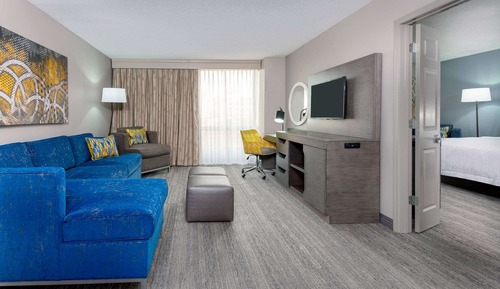 Modern One-Bedroom Two Queen Suite with Kitchenette