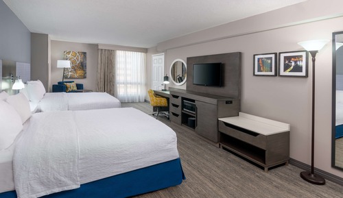 Modern 2 Queen Room with Shower/Bath