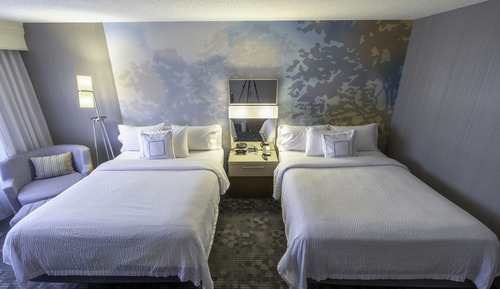 Room, 2 Queen Beds (Mobility Accessible, Tub)