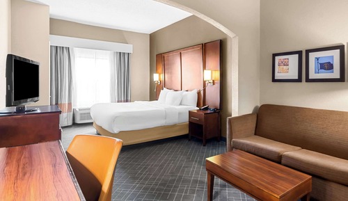 Suite, 1 King Bed, Accessible, Non Smoking