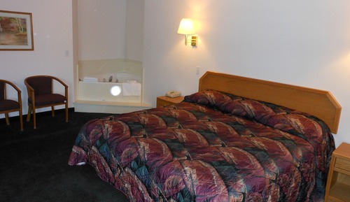 Standard Room, 1 King Bed, Non Smoking, Jetted Tub