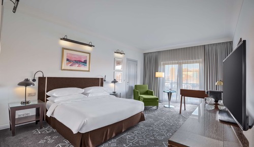 Club Room, 1 King Bed