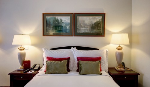 Standard Room, 1 Queen Bed, Pool View (Lagouna)